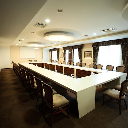 Amazona Hotel Prisztina Zewnętrze zdjęcie