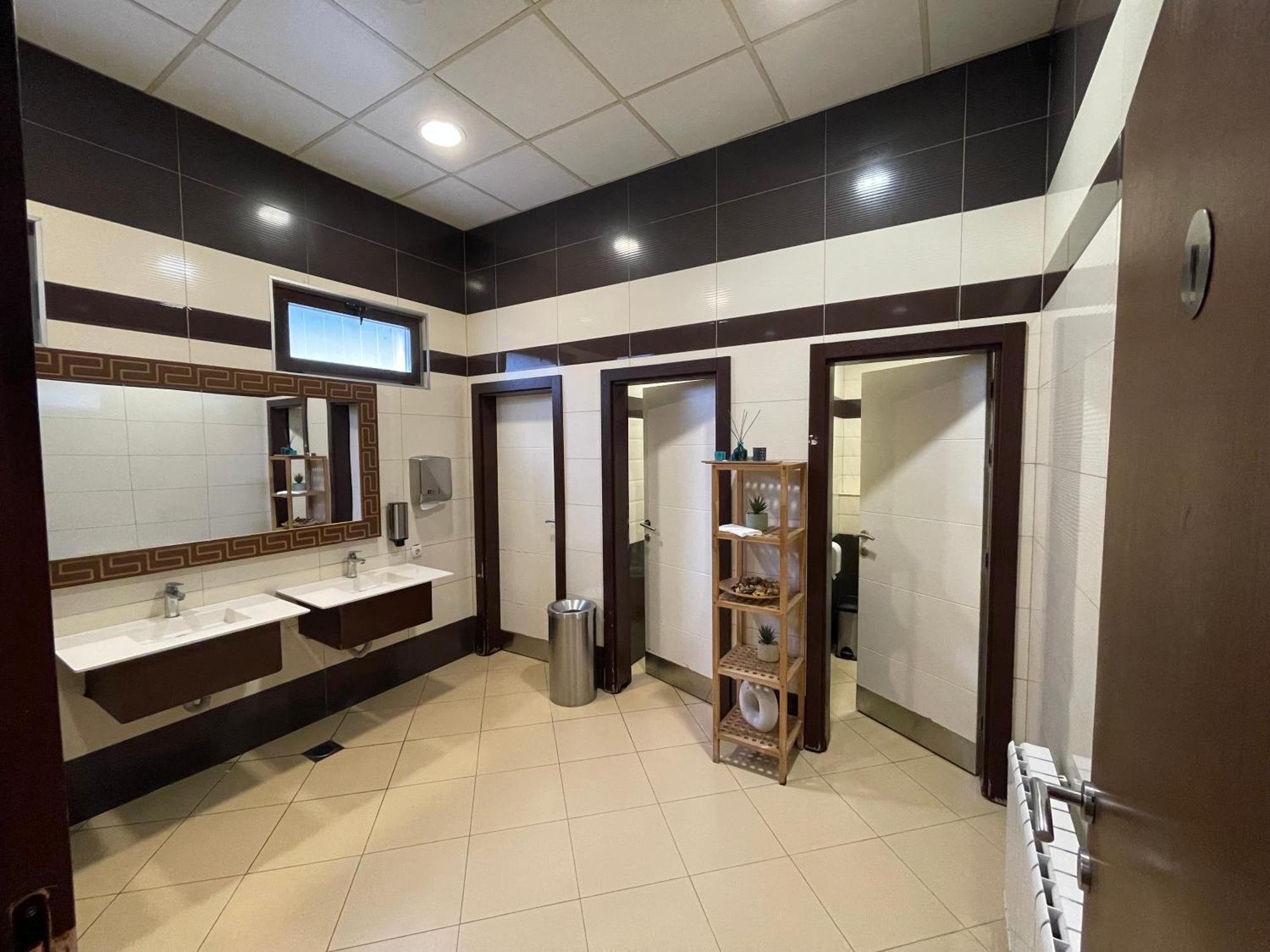 Amazona Hotel Prisztina Zewnętrze zdjęcie