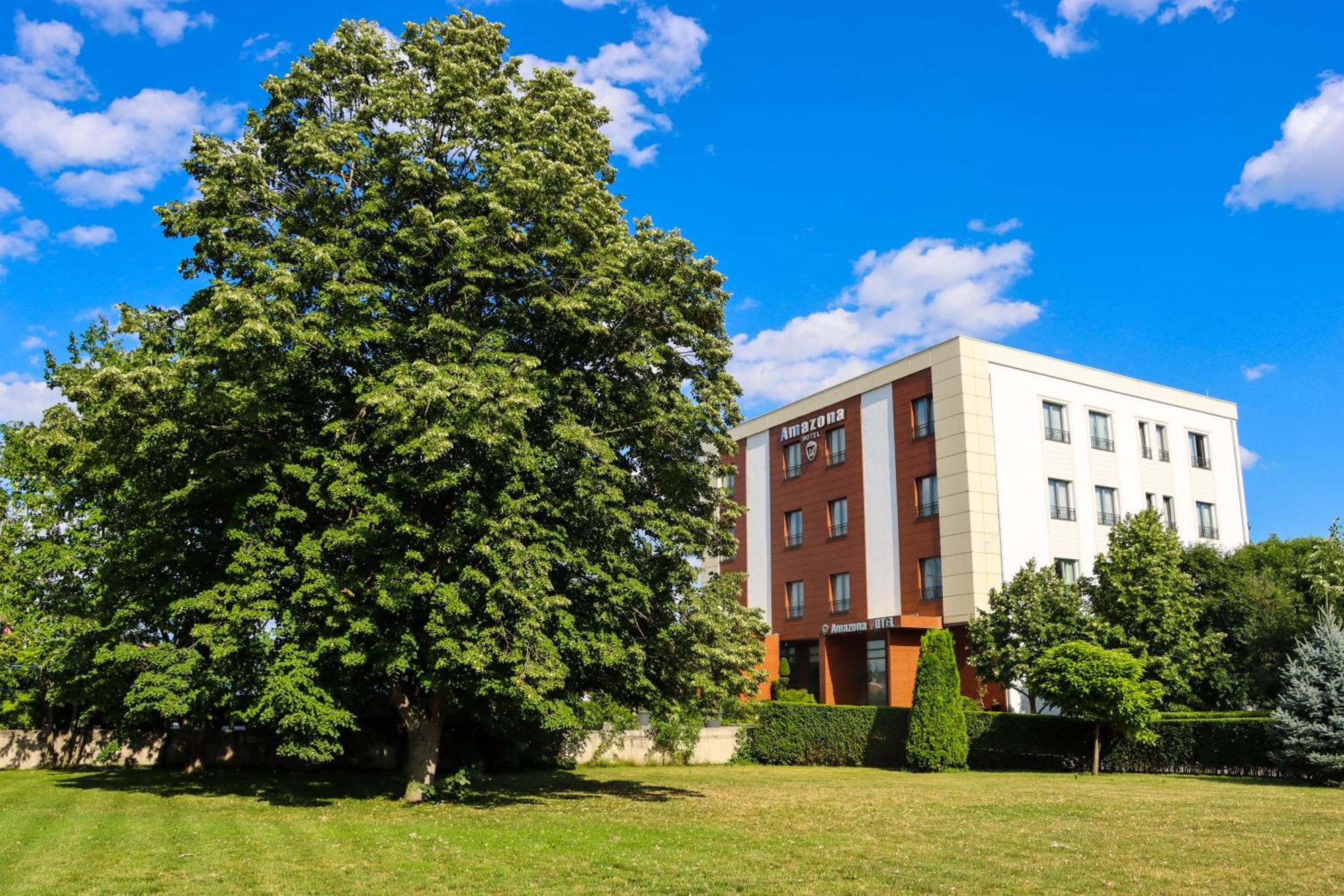Amazona Hotel Prisztina Zewnętrze zdjęcie