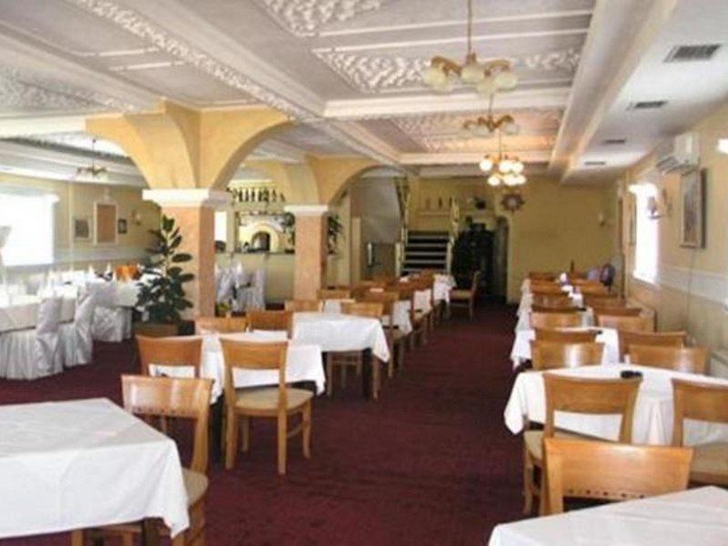 Amazona Hotel Prisztina Zewnętrze zdjęcie