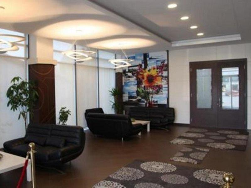 Amazona Hotel Prisztina Zewnętrze zdjęcie