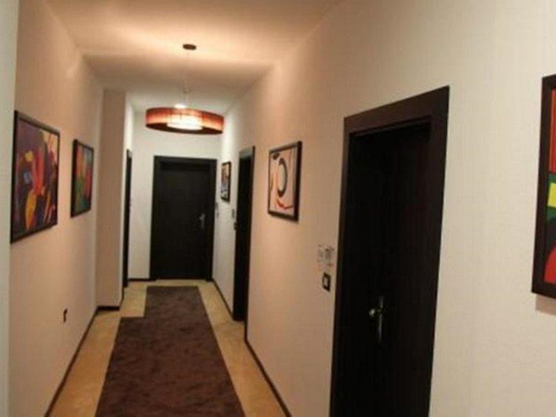 Amazona Hotel Prisztina Zewnętrze zdjęcie
