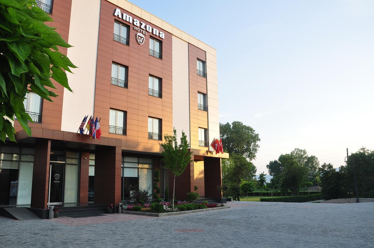 Amazona Hotel Prisztina Zewnętrze zdjęcie