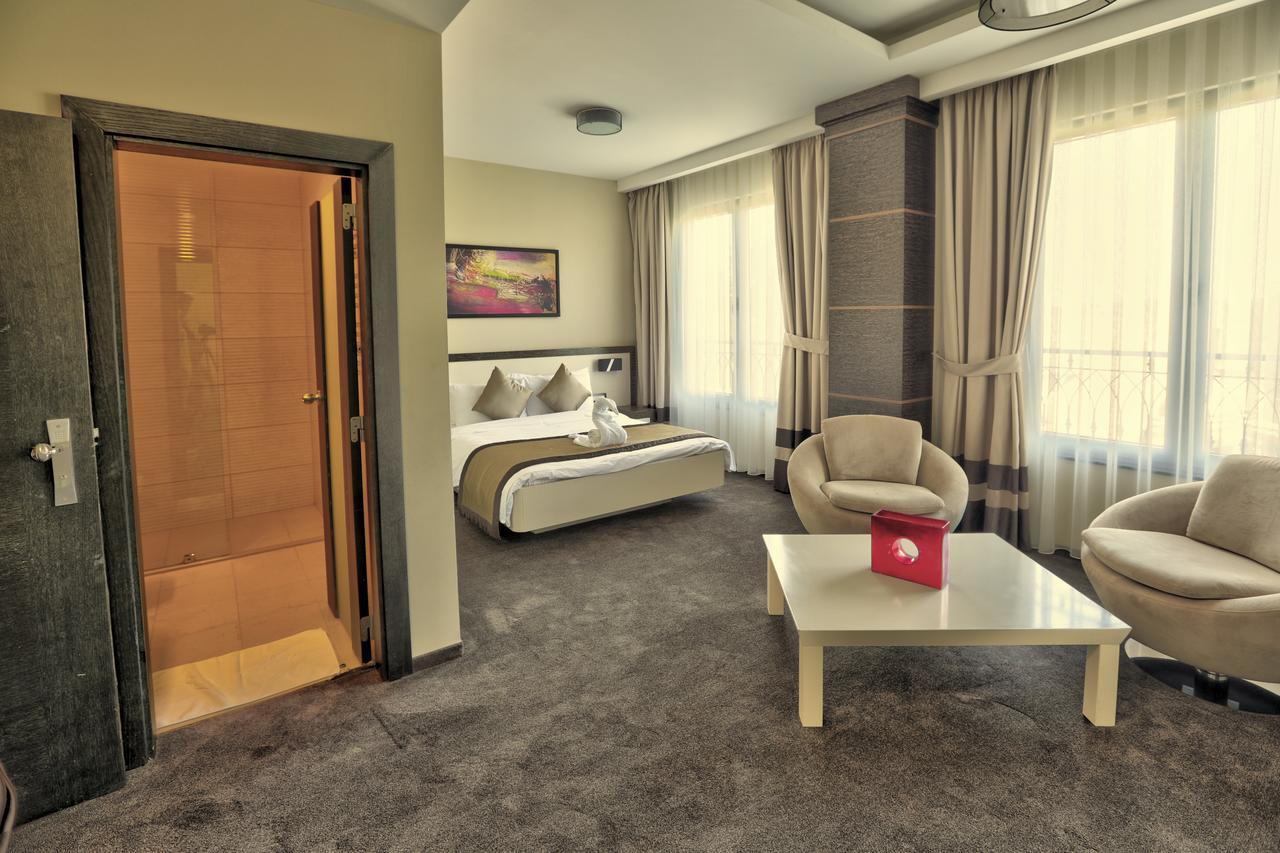 Amazona Hotel Prisztina Zewnętrze zdjęcie