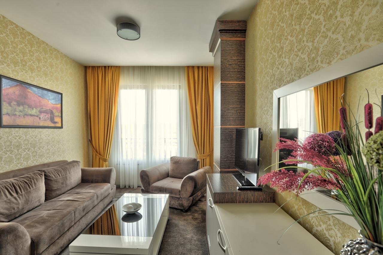 Amazona Hotel Prisztina Zewnętrze zdjęcie