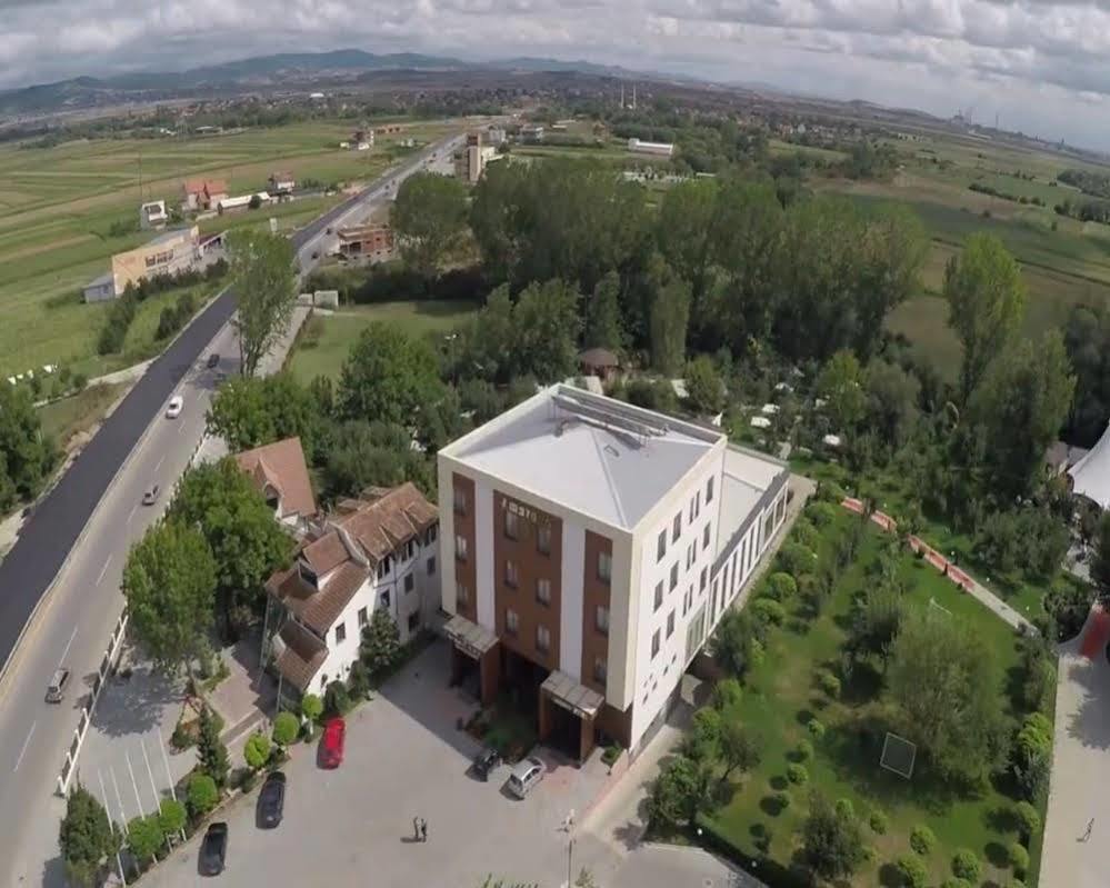 Amazona Hotel Prisztina Zewnętrze zdjęcie